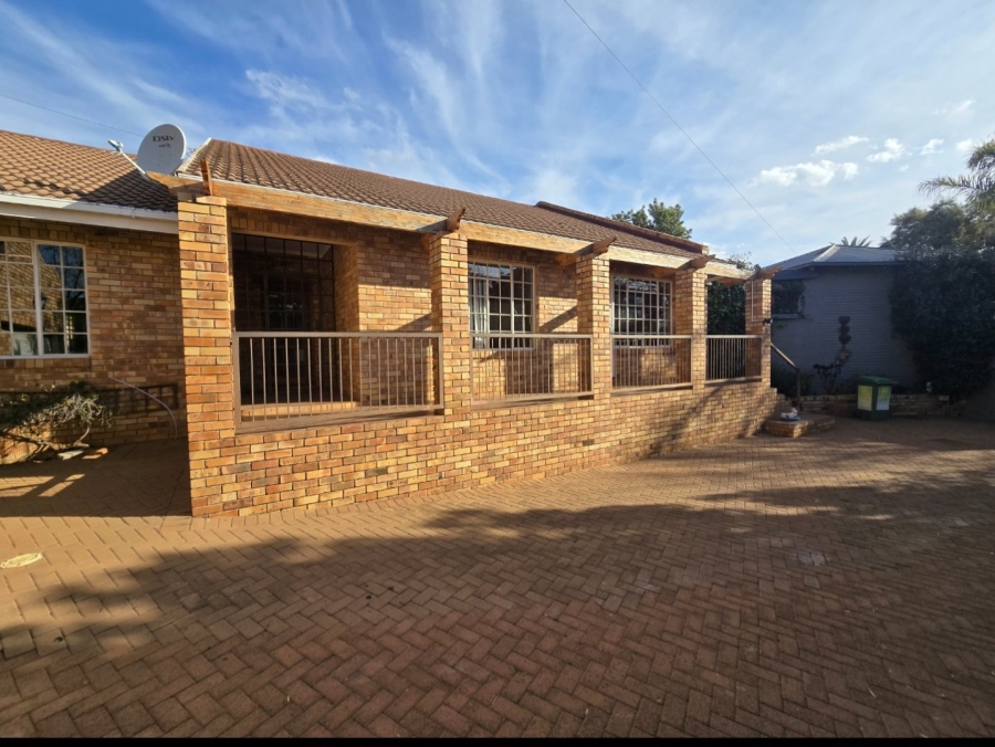 4 Bedroom Property for Sale in Dan Pienaar Free State